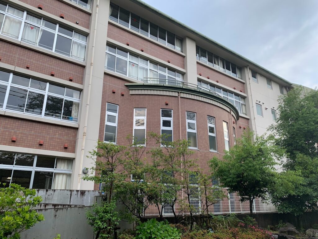 窪町小学校