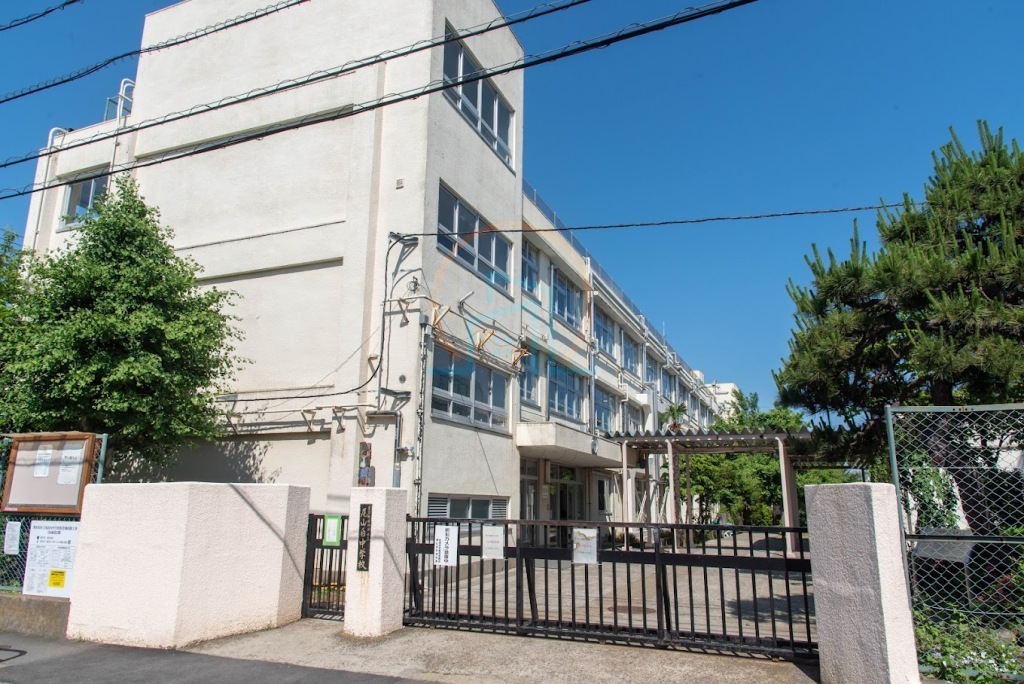 尾山台中学校