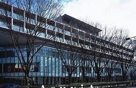 表参道ヒルズゼルコバテラスW