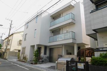 クレスト谷中の外観