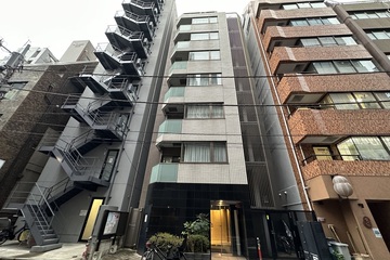 新橋アーバンコートの外観