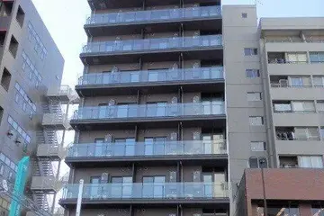 ZOOM東新宿の外観