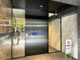 リビオレゾン新虎通り エントランス