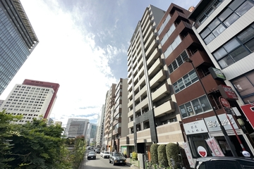 ファミールグラン銀座4丁目オーセンティアの外観