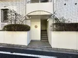 WOODEN BELL エントランス
