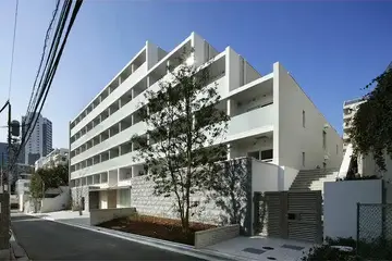 ガーデン東新宿の外観