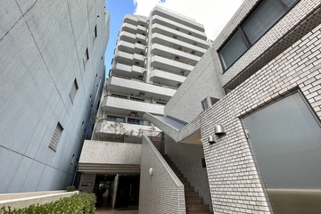 プラザ麻布の外観