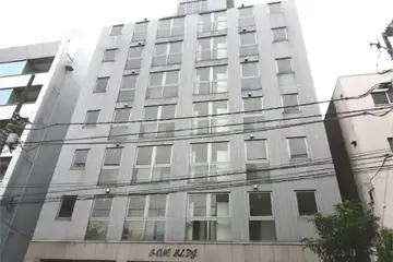 S-ONEビルの外観