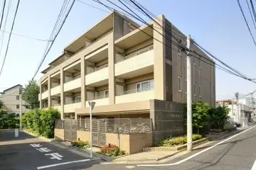 デュオスカーラ目白の外観
