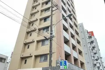エルフラット鶯谷の外観