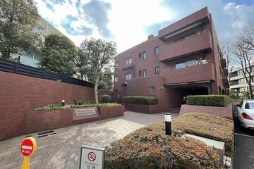 パレ・ロワイヤル南青山の外観