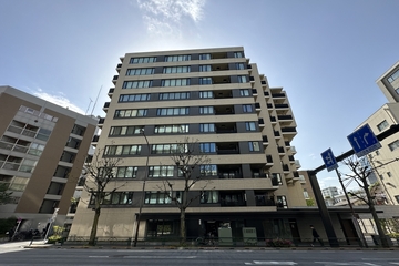 ジオ御苑内藤町の外観
