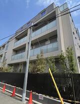 Due West Azabu House