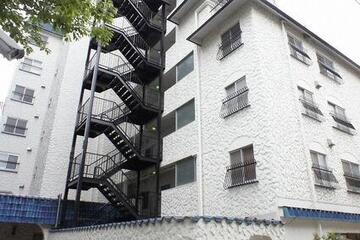 秀和第2北青山レジデンスの外観