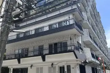 秀和狸穴レジデンスの外観
