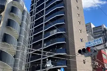 S-RESIDENCE新宿御苑の外観
