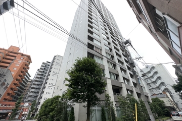 新宿山吹アインスタワーの外観