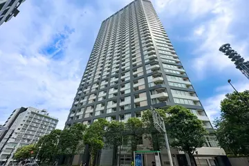 THE CENTER TOKYOの外観