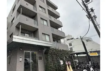インプルーブ外苑（旧カレント千駄ヶ谷）の外観