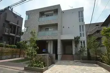 仲之町ヒルズの外観