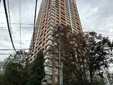 青山パークタワー