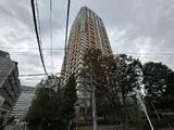 青山パークタワー