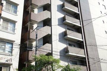 コスモグレイス新宿の外観