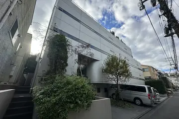 百番館の外観