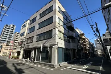 STビルの外観