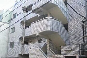 メイプル森戸の外観