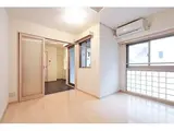 レオーネ三越前