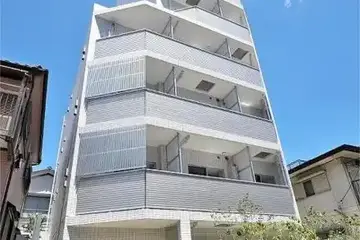 ベルグレードKS TREの外観