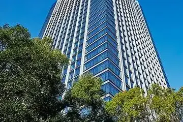 ラ・トゥール新宿ガーデンの外観