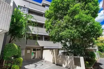 西新宿フォレストアネックスの外観