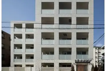 レフィナードの外観