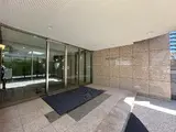 秀和青山神宮前レジデンス エントランス