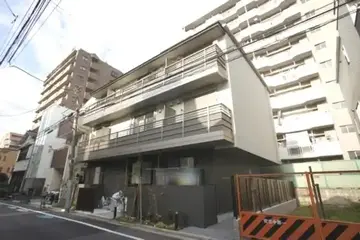 Albariza Monzennakachoの外観