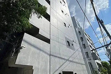 Y’s PLEIADESの外観