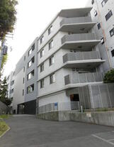 コスモリード新宿余丁町