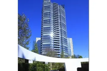 コンフォリア新宿イーストサイドタワーの外観