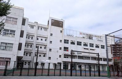 東泉小学校