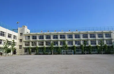 徳持小学校