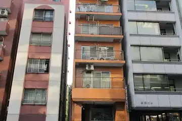 松下ビルの外観