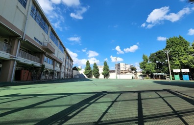 忍岡中学校