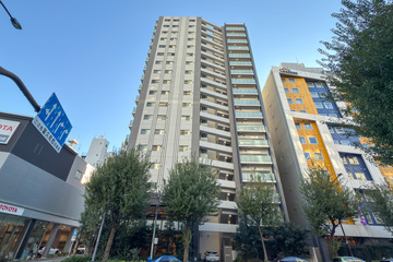 LIGHT TERRACE 新宿御苑の外観