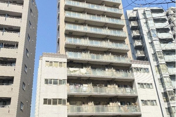 グローリオ東新宿の外観