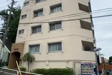 ヴィラ木の芽坂の外観