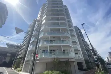 シーズンフラッツ蔵前清澄通りの外観