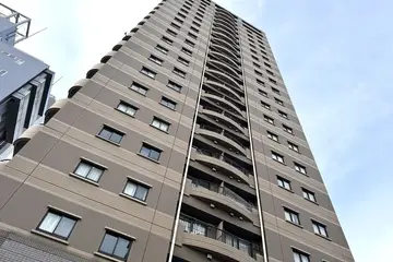 センテニアルタワーの外観