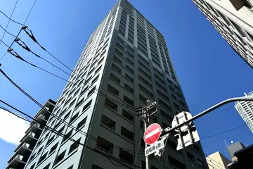 ルネ新宿御苑タワーの外観